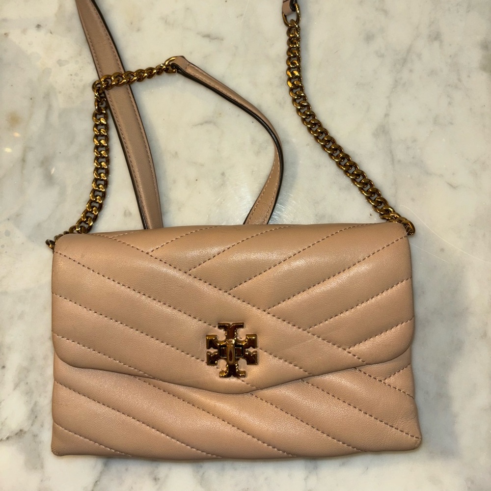 TORY BURCH Kira Chevron Chain Wallet